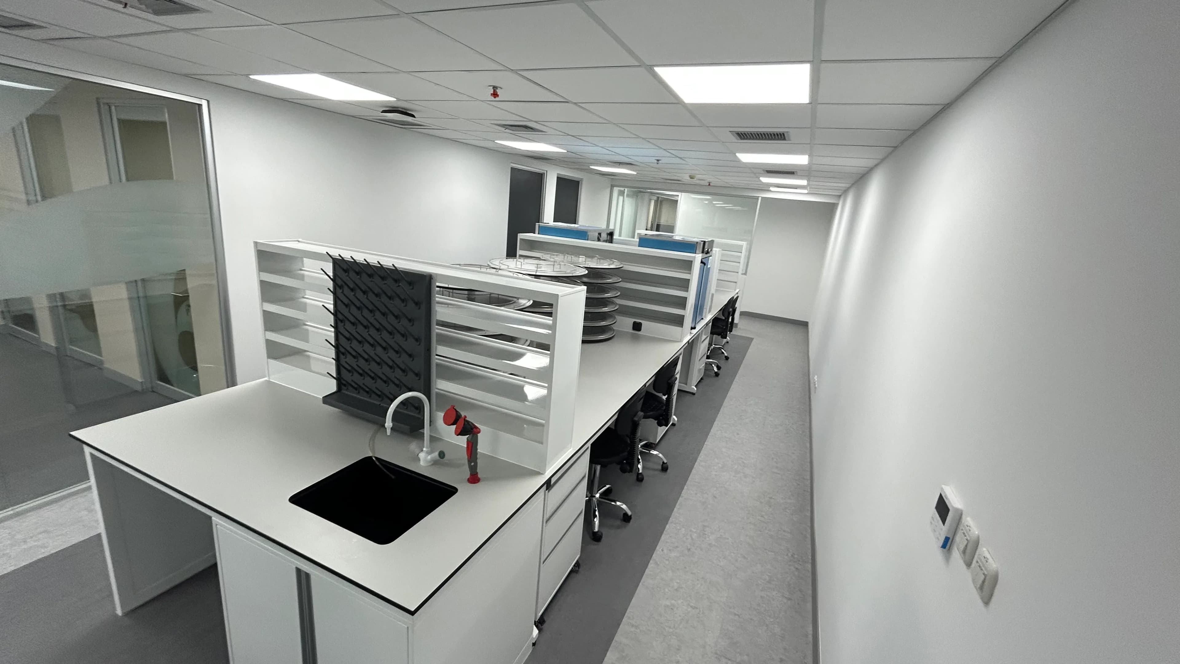 Pabrik Furniture Laboratorium Haian Lab - Meja Lab, Lemari Asam, Fume Hood Standar ISO SEFA Indonesia - Slide 1